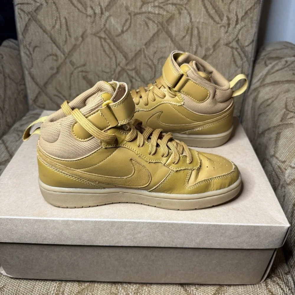 Nike Court Borough Mid 2‎ GS Wheat Shoes CD 7782-701 Kids Size 5Y Sneakers